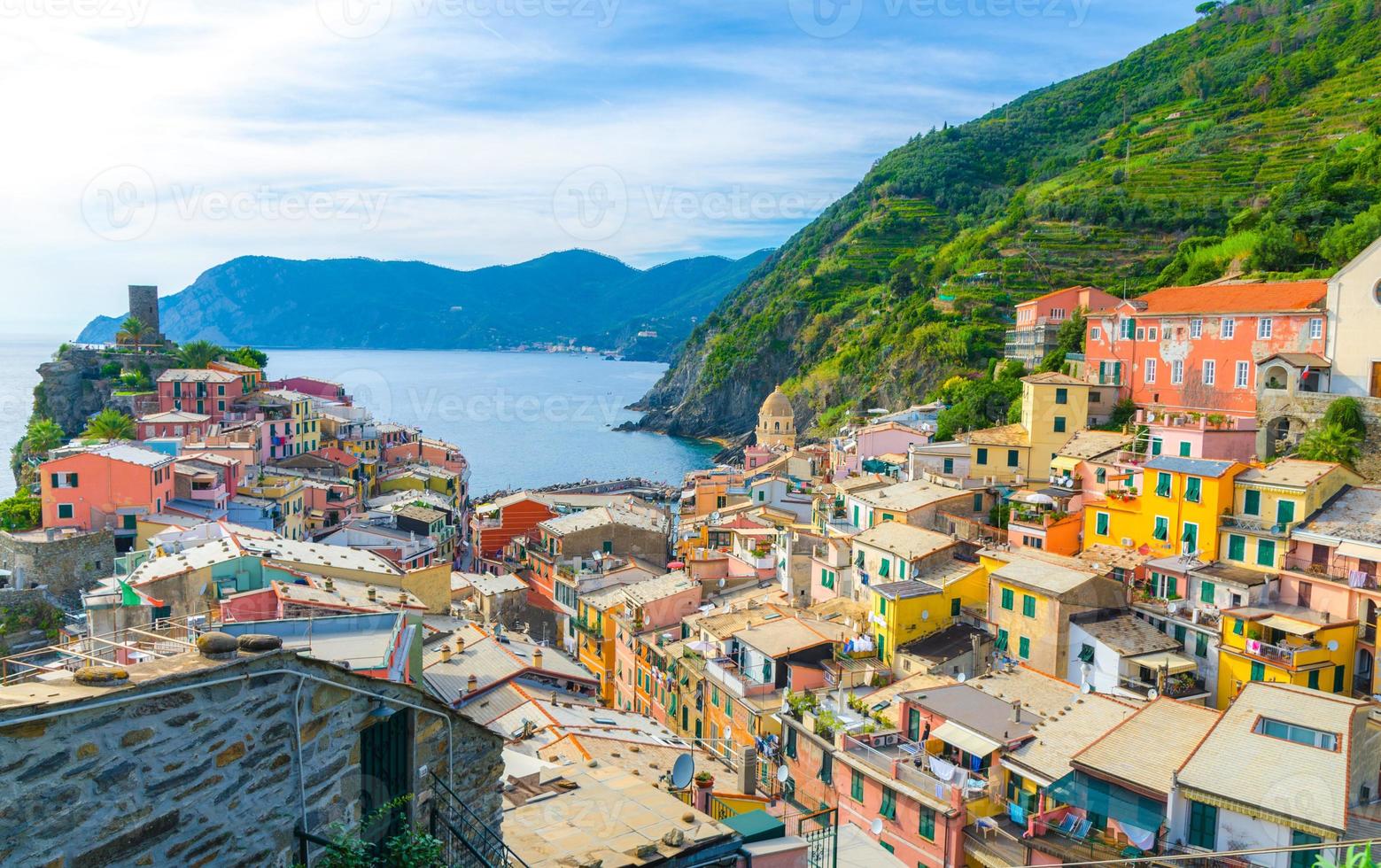 vernazza traditionelles typisch italienisches dorf im nationalpark cinque terre foto