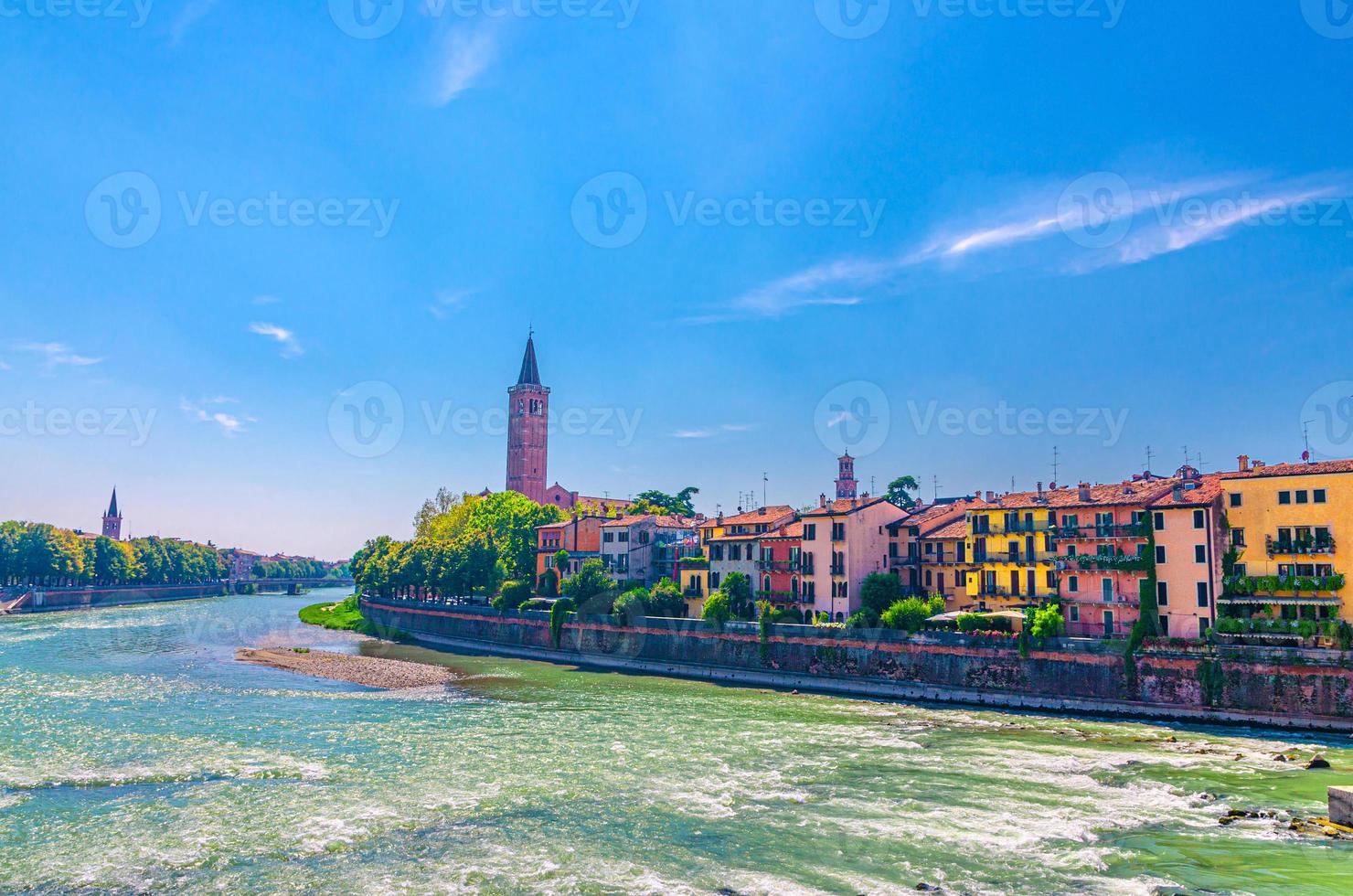 Etsch im historischen Zentrum der Stadt Verona foto