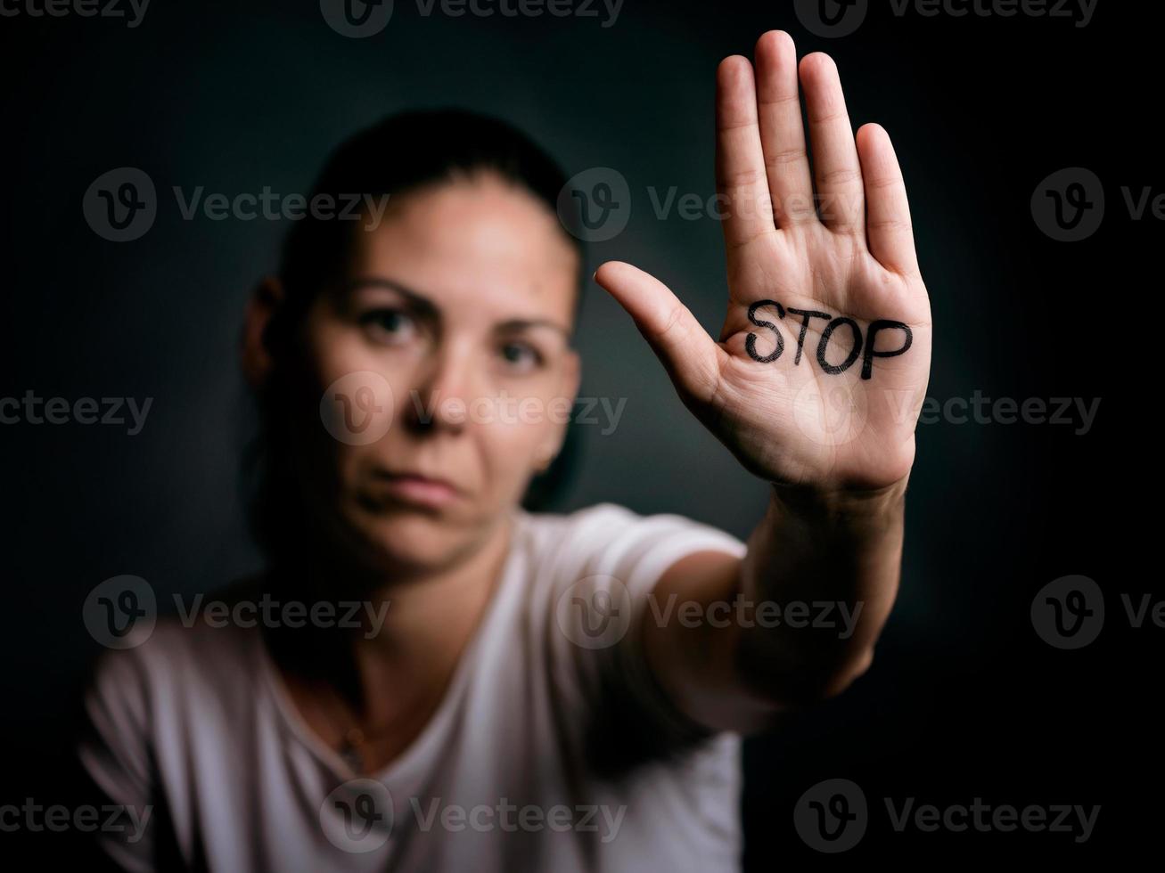Stoppen Sie den Missbrauch des Frauenkonzepts, häusliche Gewalt foto