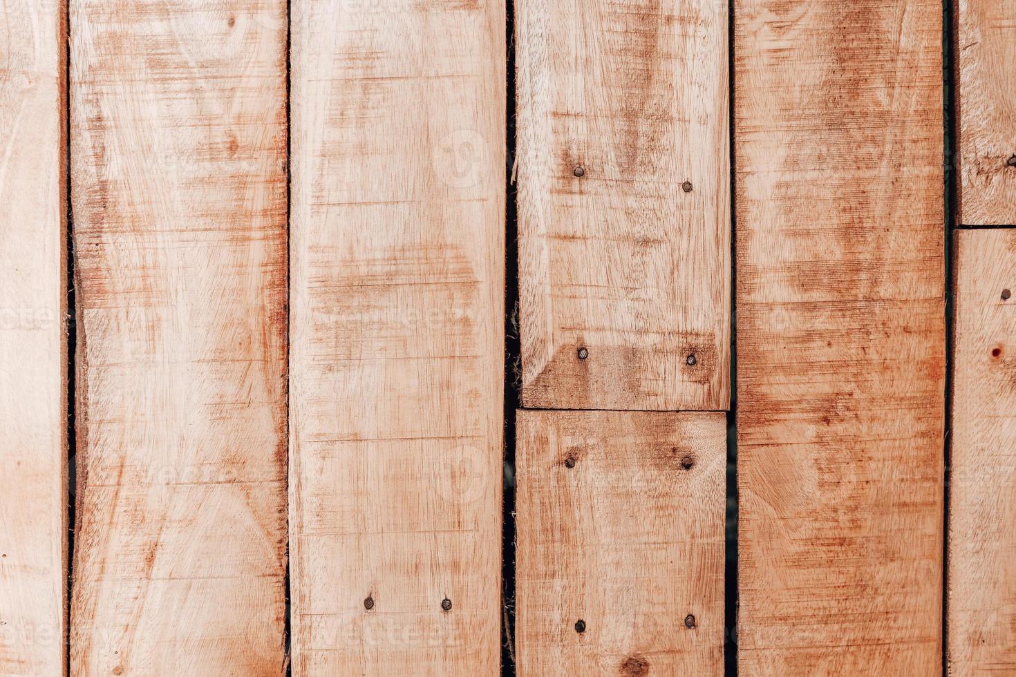 Holzstruktur Hintergrund, verwitterte braune Planke aus der Scheune foto