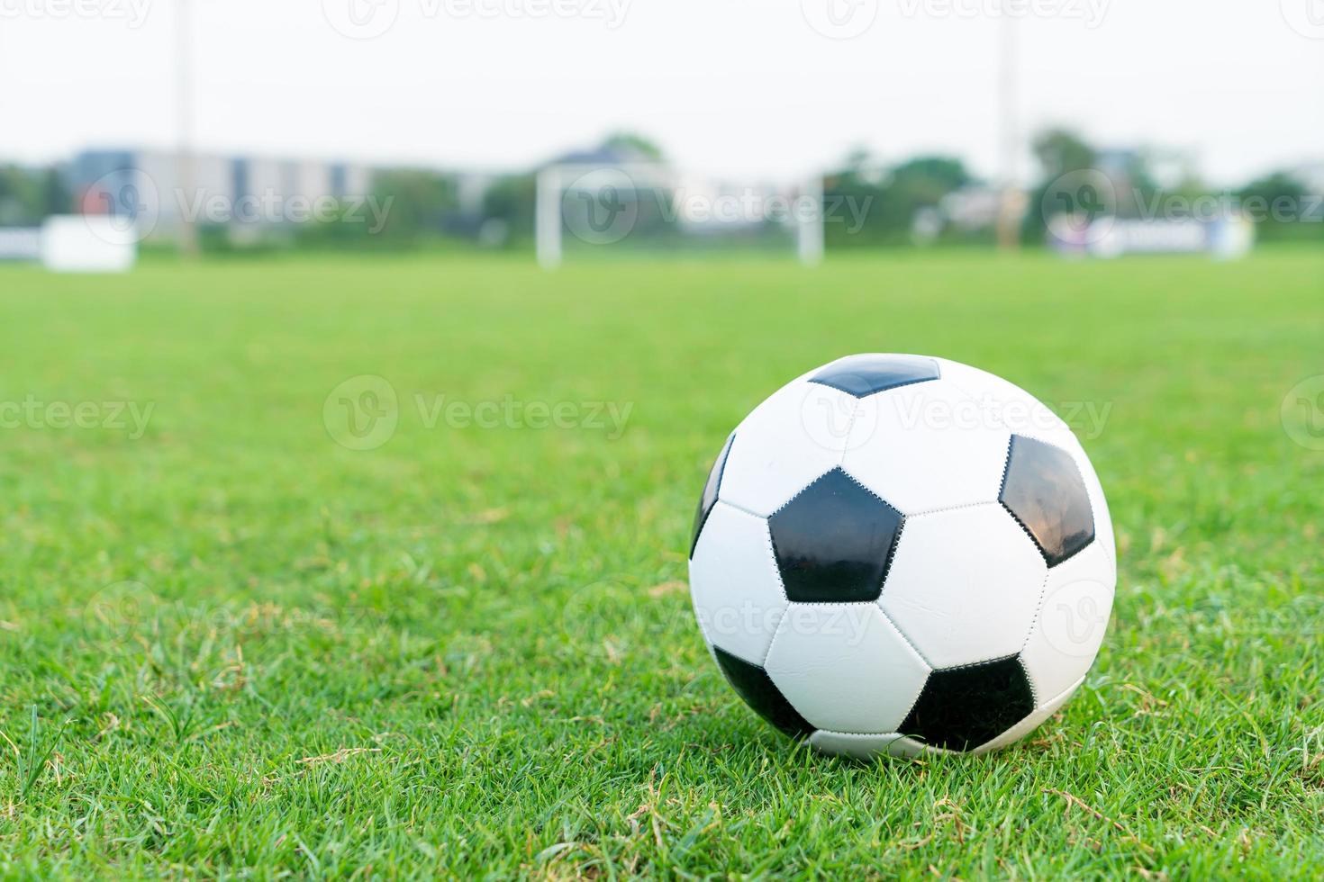 Fußball auf dem Ballfeld foto