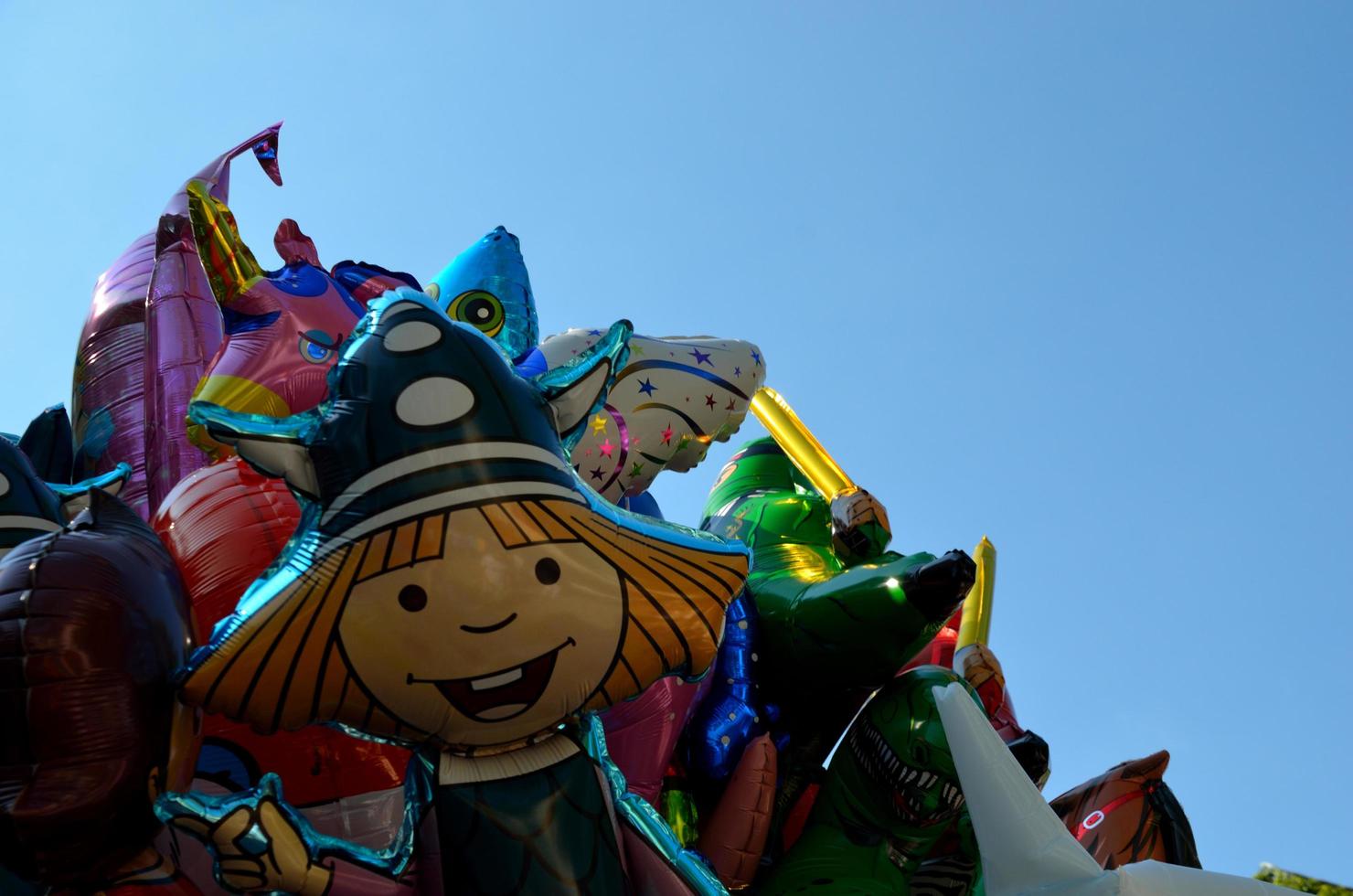 Bunte Luftballons für Kinder foto