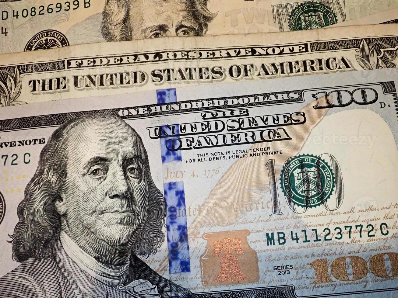 Benjamin Franklin Gesicht auf uns ein Hundert-Dollar-Schein-Makro. US-Geld. foto