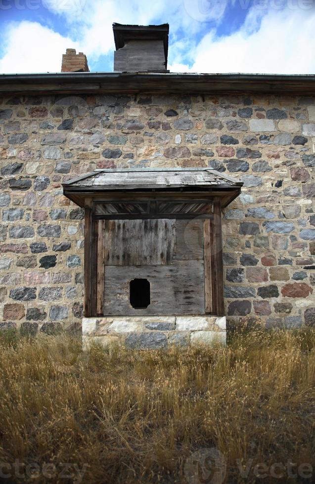 verlassenes Steinhaus im malerischen Saskatchewan foto