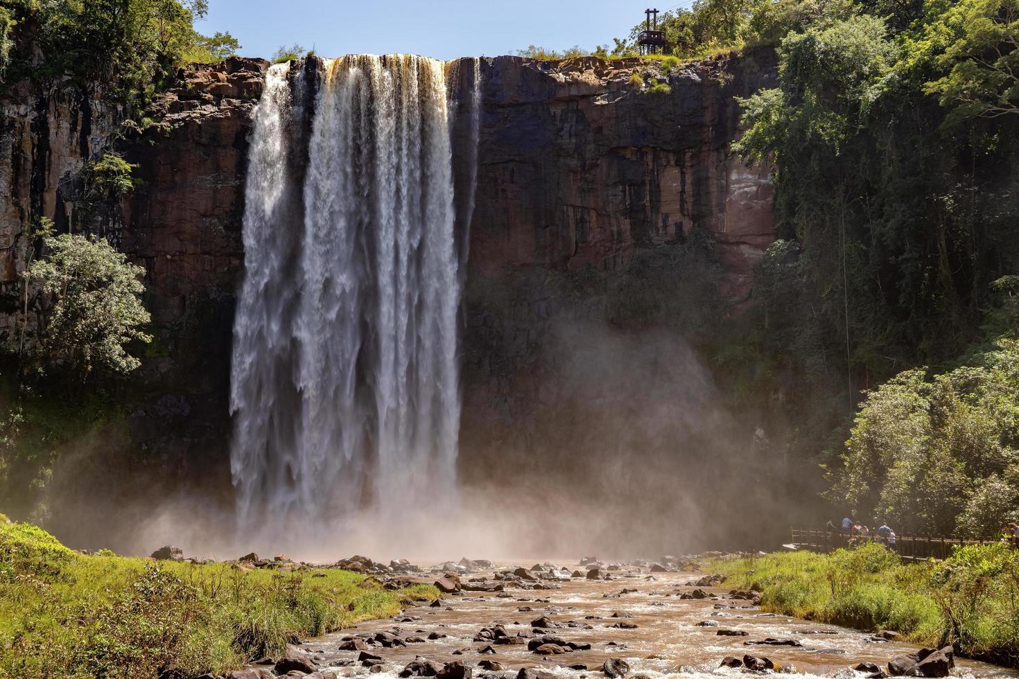 Wasserfall im städtischen Naturpark Salto do Sucuriu foto