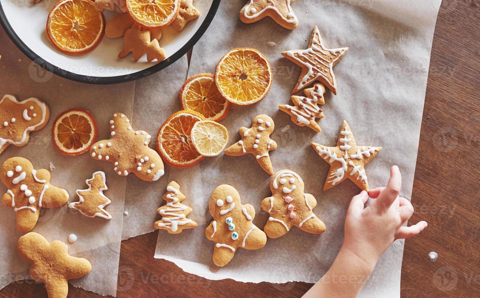 Weihnachtshonigkekse mit Orange foto