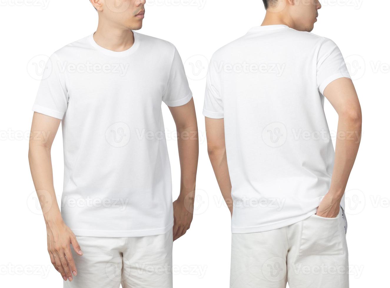 junger Mann im leeren weißen T-Shirt Mockup vorne und hinten als Designvorlage verwendet, isoliert auf weißem Hintergrund mit Beschneidungspfad foto