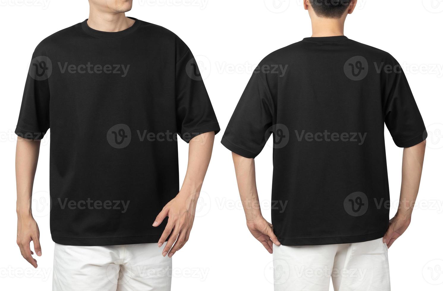 junger Mann im leeren übergroßen T-Shirt Mockup vorne und hinten als Designvorlage verwendet, isoliert auf weißem Hintergrund mit Beschneidungspfad foto