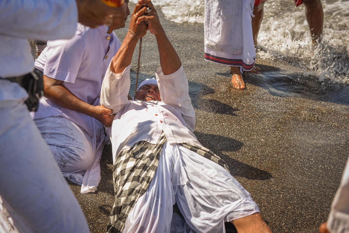 Sanur, Bali, Indonesien, 2015 - Melasti ist eine hinduistische balinesische Reinigungszeremonie und ein Ritual foto