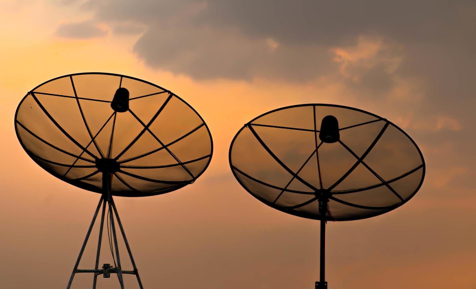 Antennenschüssel für die Kommunikation foto