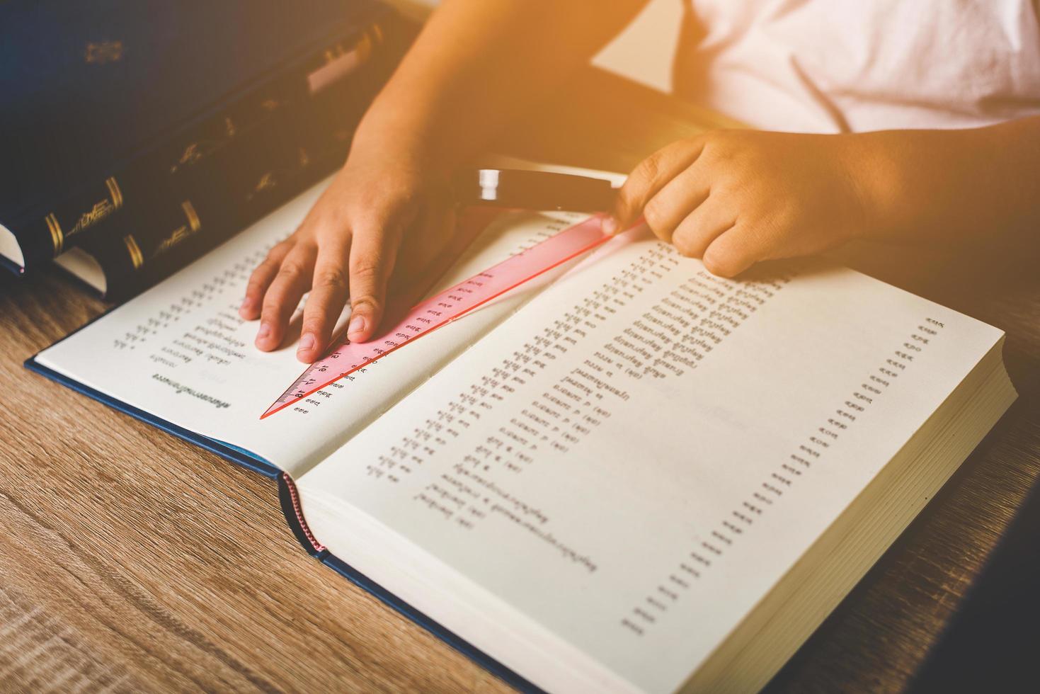 bildung für die zukunft von kindern bildungsausrüstung foto