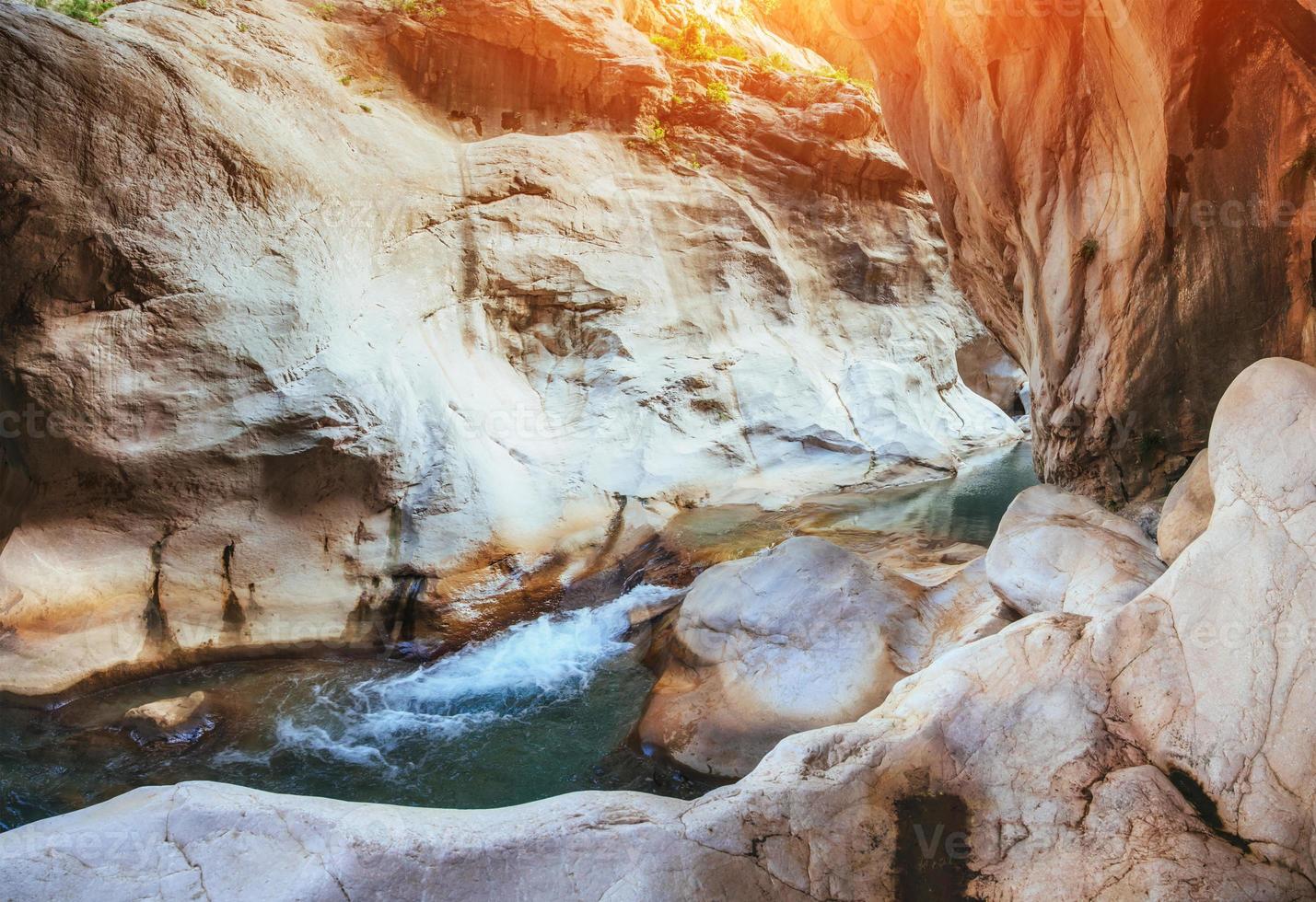 Malerischer Blick auf die Schlucht Göynük in der Türkei. Wunderschöner Berg foto