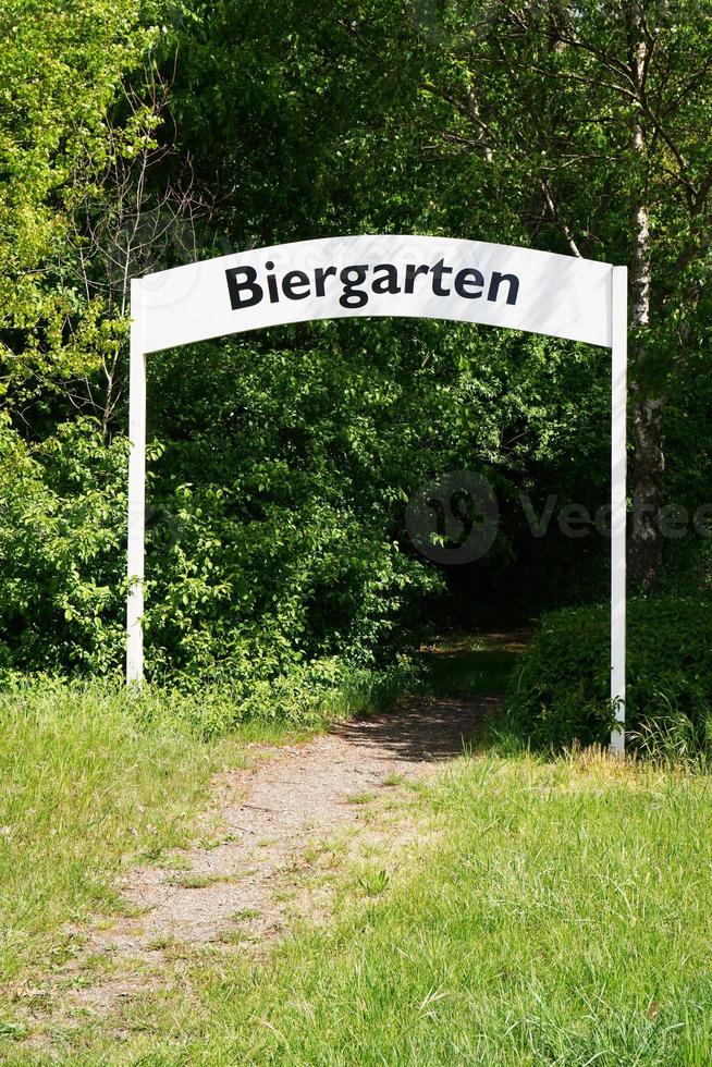 biergarten oder biergarten eingangsschild foto