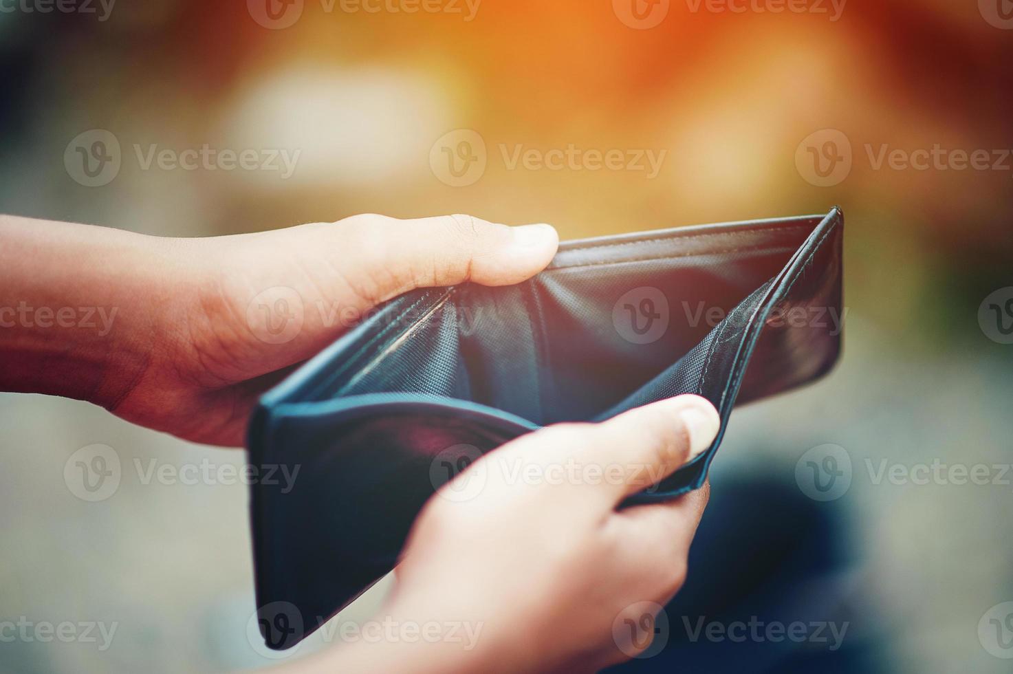 meine Hand und mein Portemonnaie foto