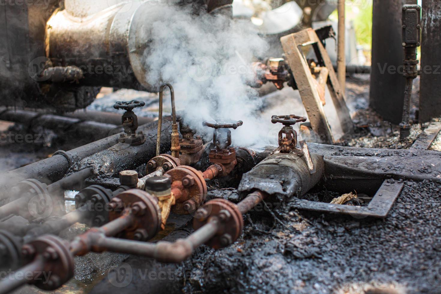 Korrosion rostig durch Ventilrohr Dampf Gasleckleitung foto