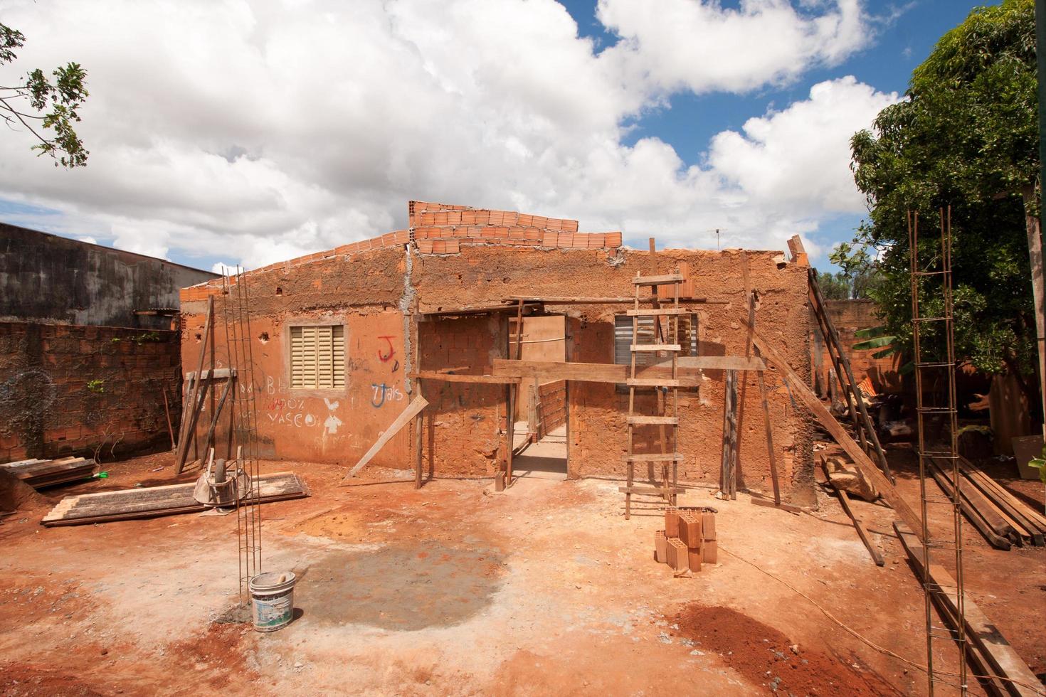 Planaltina Goias, Brasilien, 3-13-22-Haus wird umgebaut und umgebaut foto