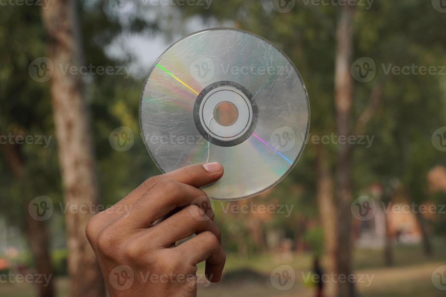 altes dvd-kassettenbild in der hand foto