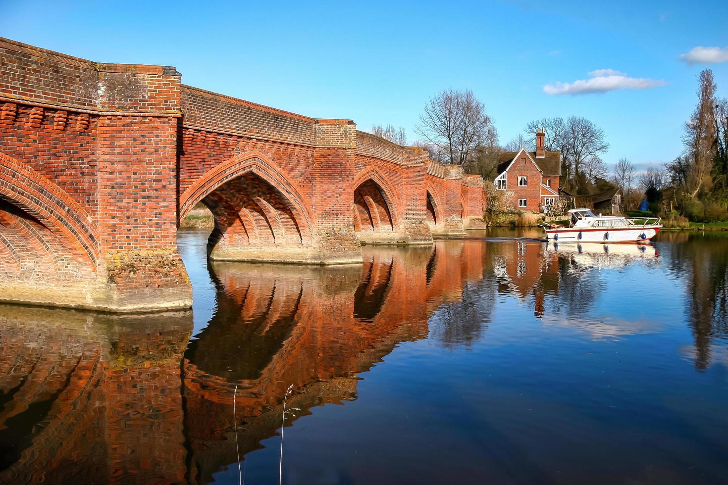 Clifton Hampden Bridge passieren foto