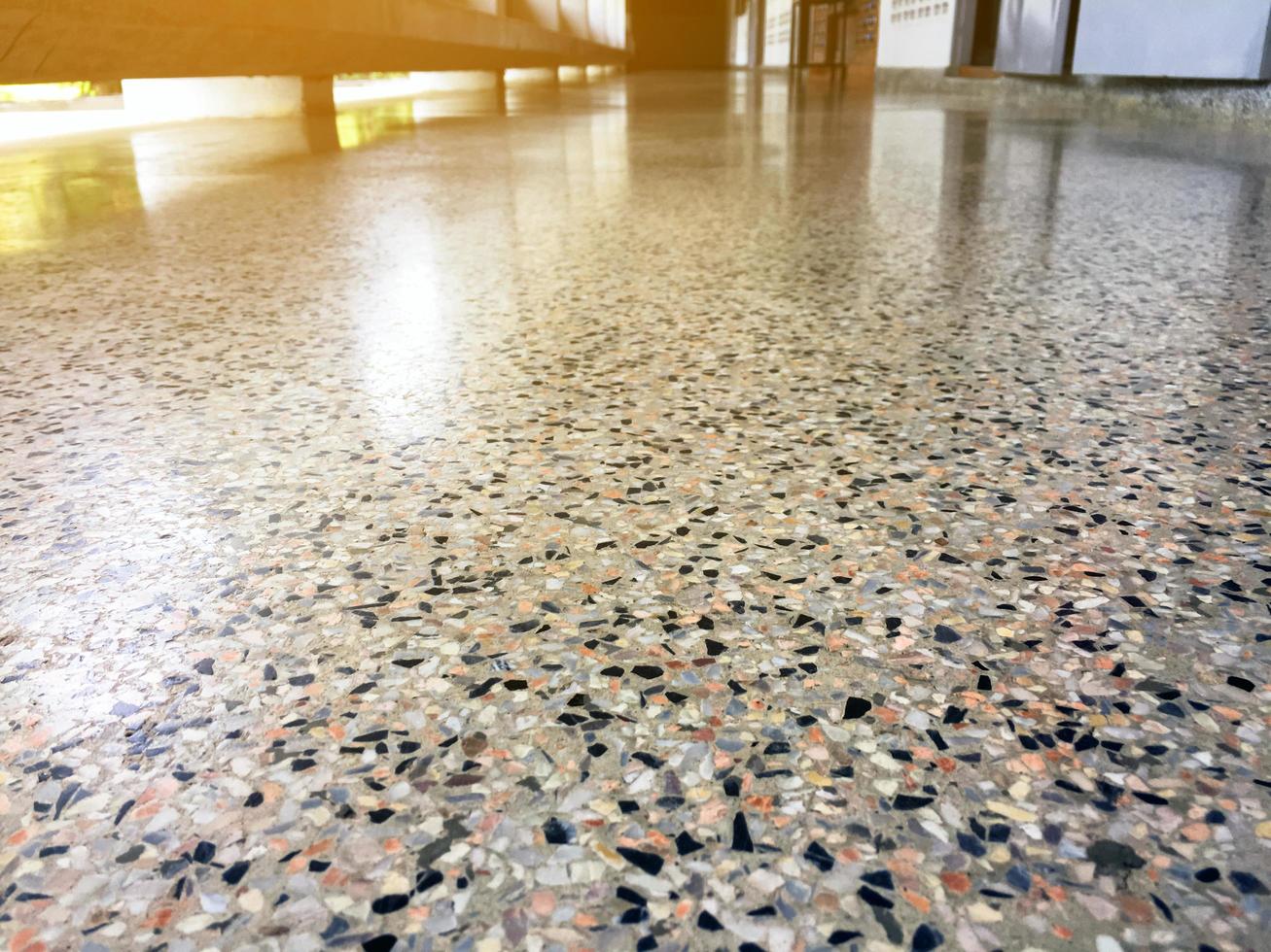 Terrazzoboden für den Innenbereich mit schönen Farben, glänzend und sauber. foto