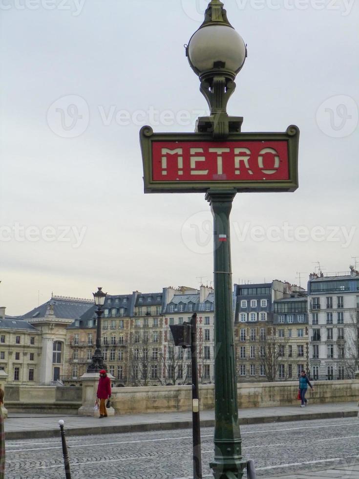 U-Bahn-Zeichen in Paris foto