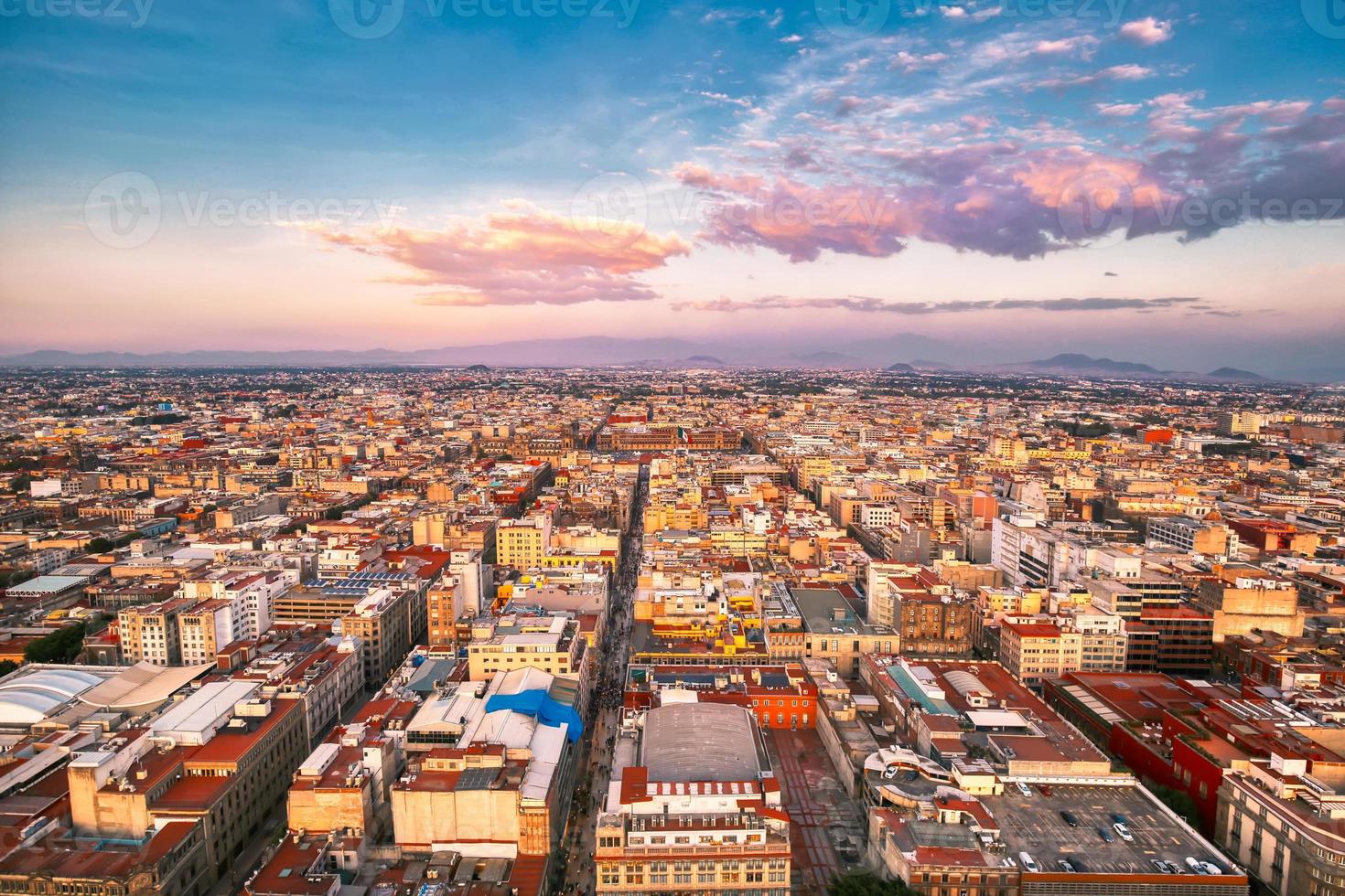 Panoramablick Panoramablick auf Mexiko-Stadt von der Aussichtsplattform auf der Spitze des lateinamerikanischen Turms Torre Latinoamericana foto