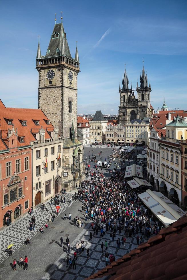 Prag, Tschechische Republik, 2014. Turm des alten Rathauses und Kirche foto