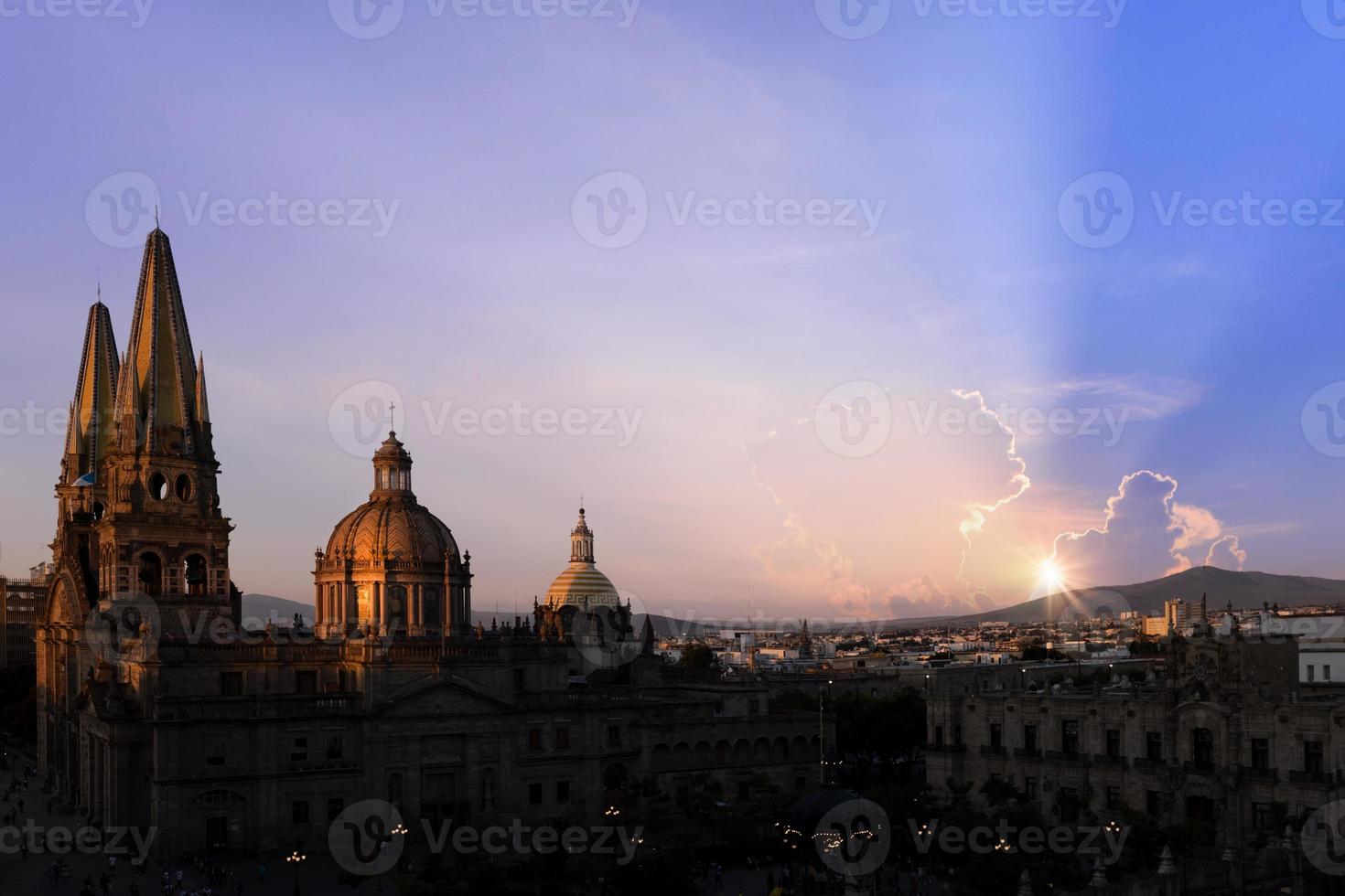 mexiko, guadalajara kathedrale basilika im historischen zentrum in der nähe der plaza de armas und des befreiungsplatzes foto