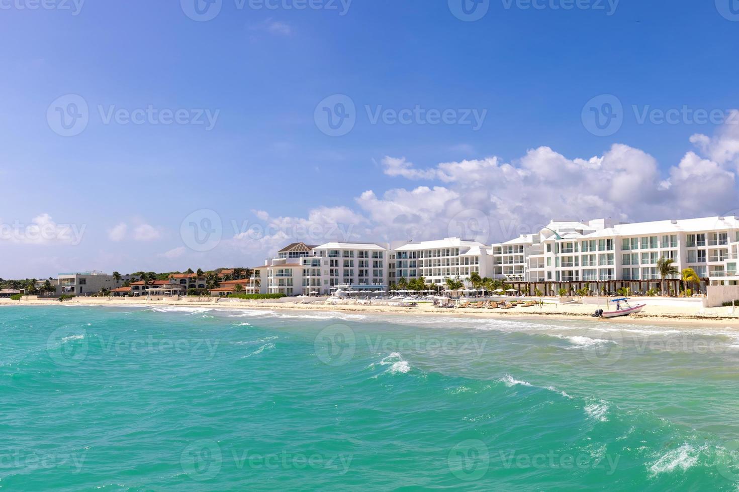 mexiko szenische strände playas und hotels von playa del carmen, einem beliebten urlaubsziel für touristen foto