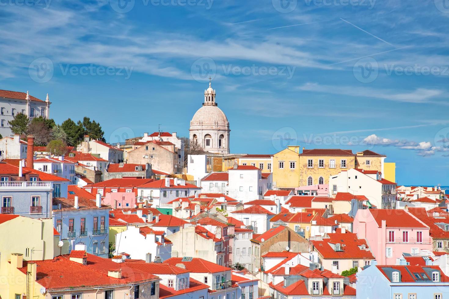 Panoramablick auf die Skyline von Lissabon in Portugal foto