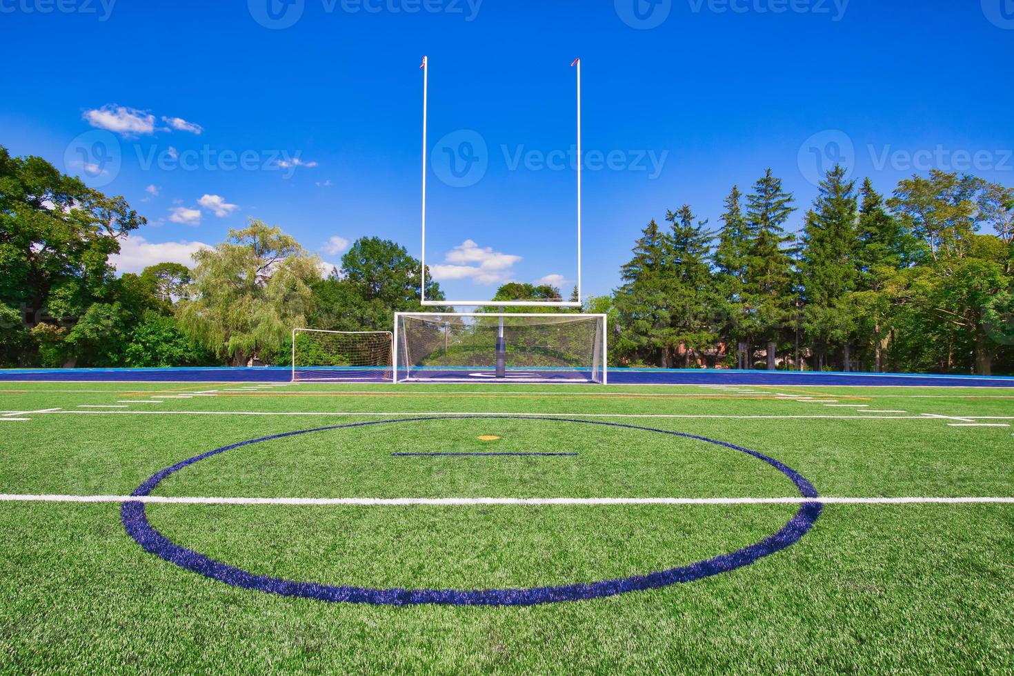 Fußballstadion und Trainingsplatz auf dem Universitätscampus foto