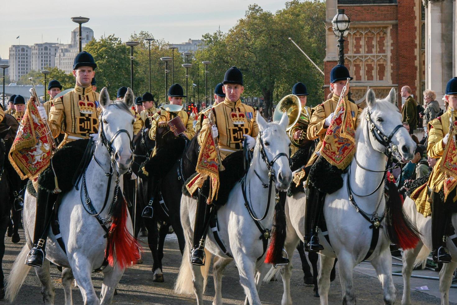 london, großbritannien, 2005. berittene band der blues and royals bei der lord mayor's show foto