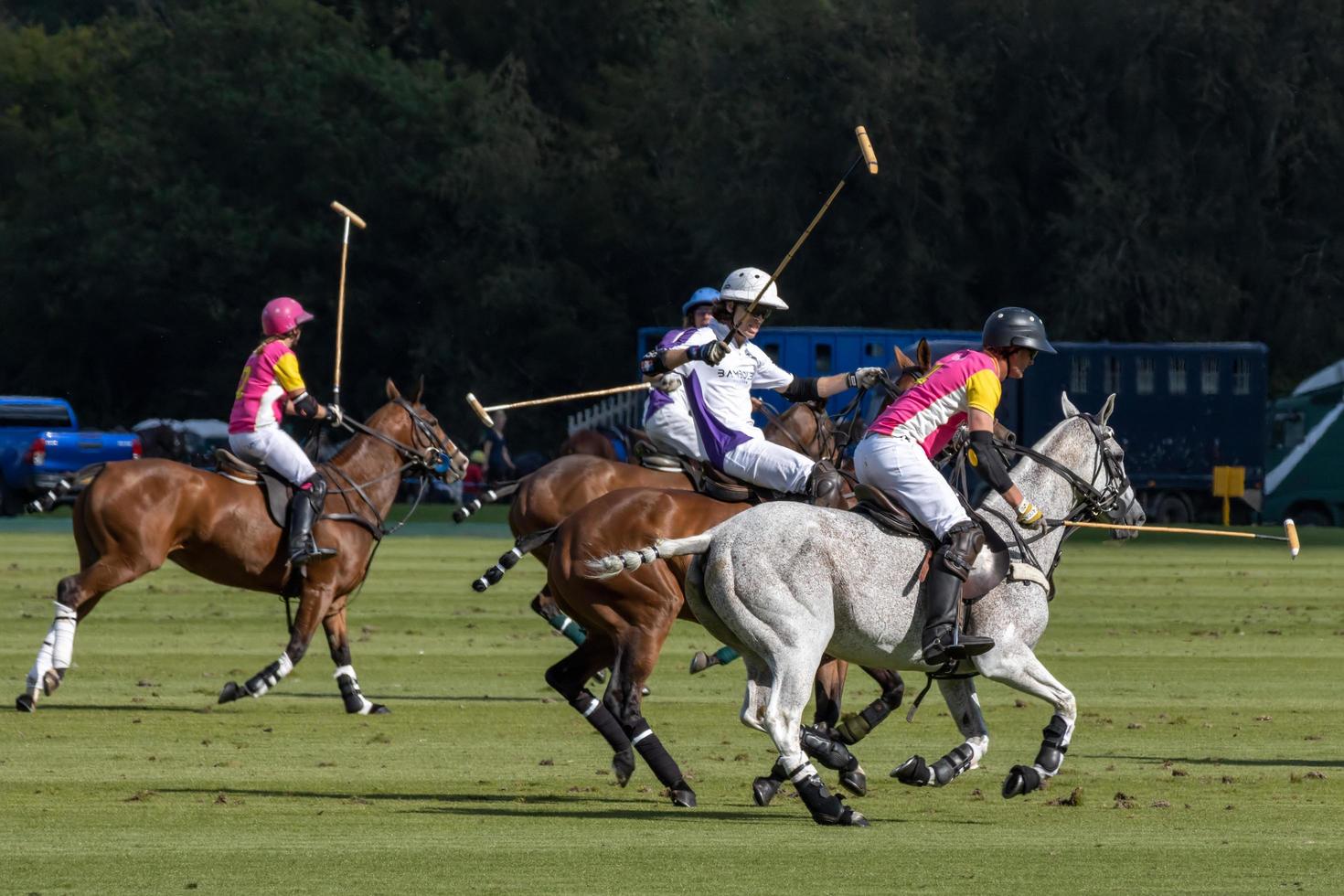 Midhurst, West Sussex, Großbritannien, 2020. Leute, die Polo spielen foto