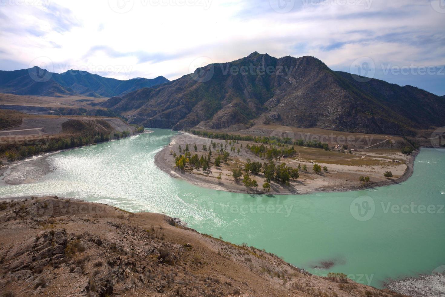 Zusammenfluss der türkisfarbenen Flüsse foto