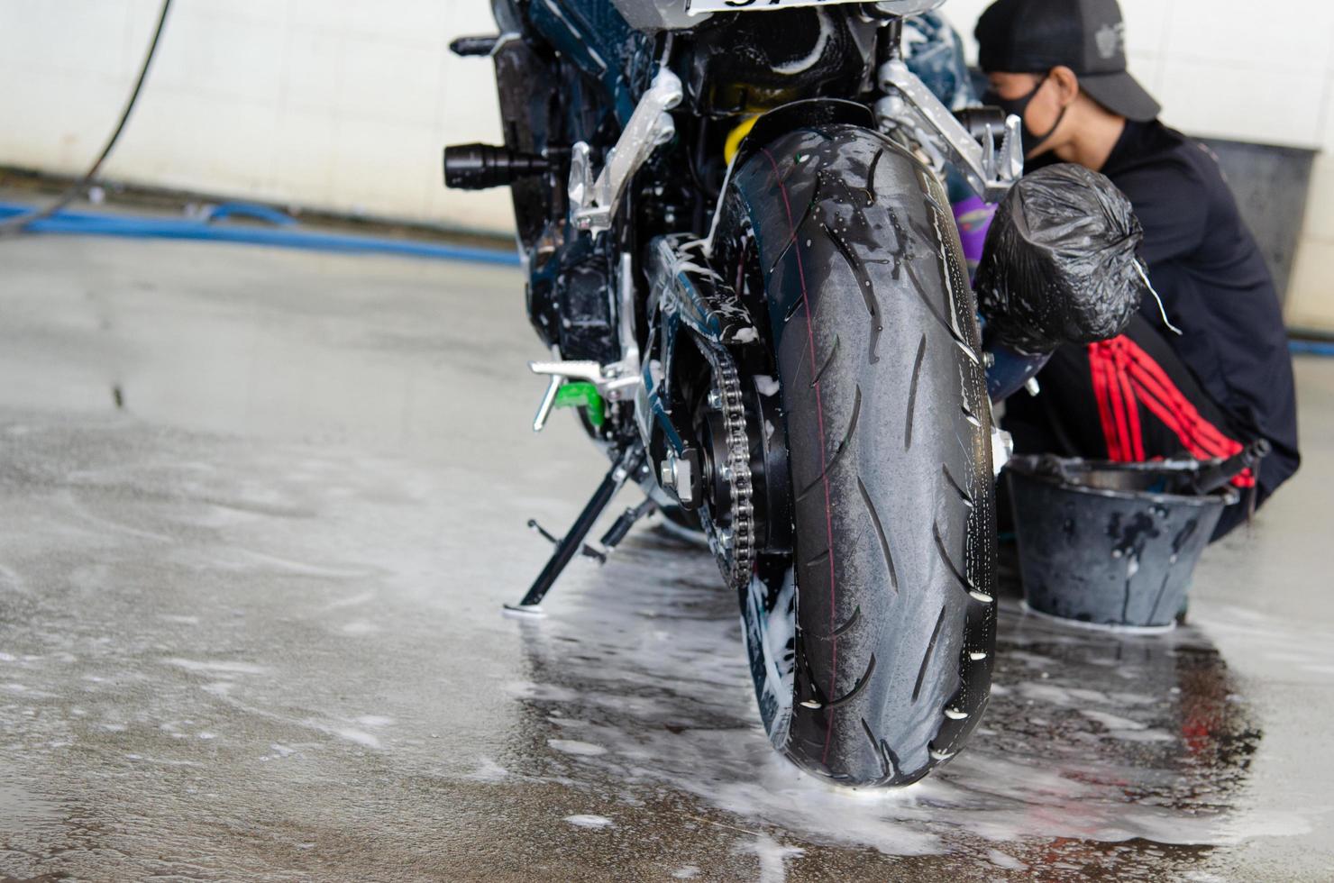 Autowäsche Motorrad bei Autopflege foto