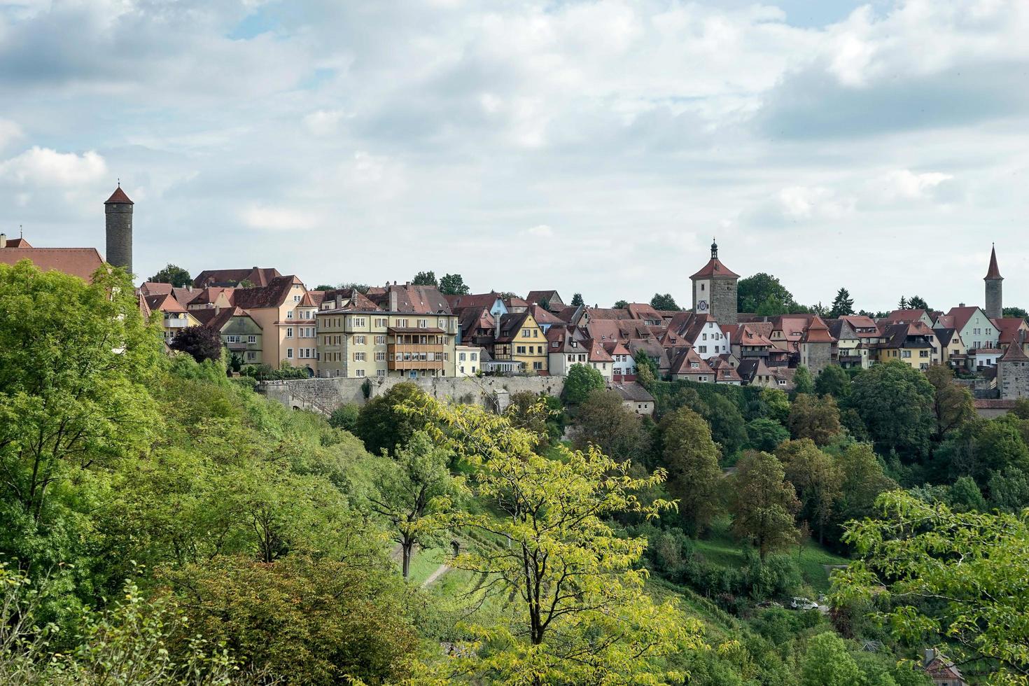 rothenburg ob der tauber, nordbayern, deutschland, 2014. blick über die stadt rothenburg foto