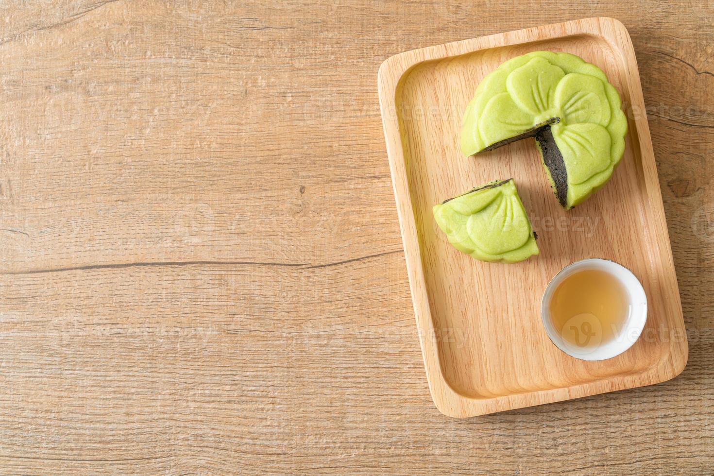 chinesischer mondkuchen grüner teegeschmack foto