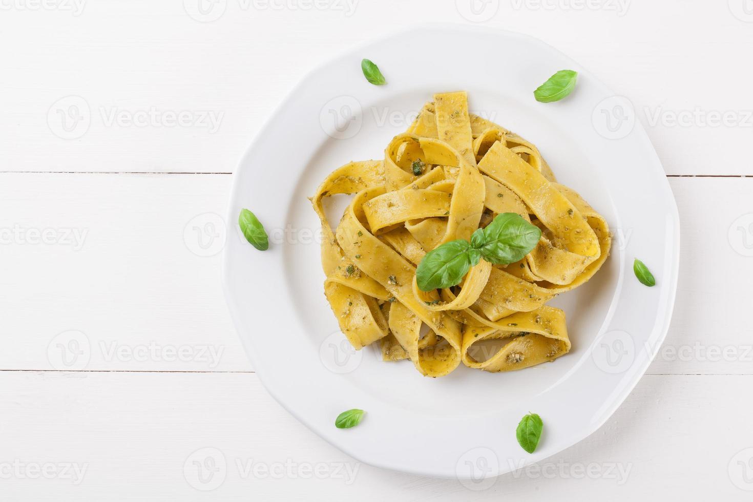 Pasta Tagiatelle mit Pesto foto