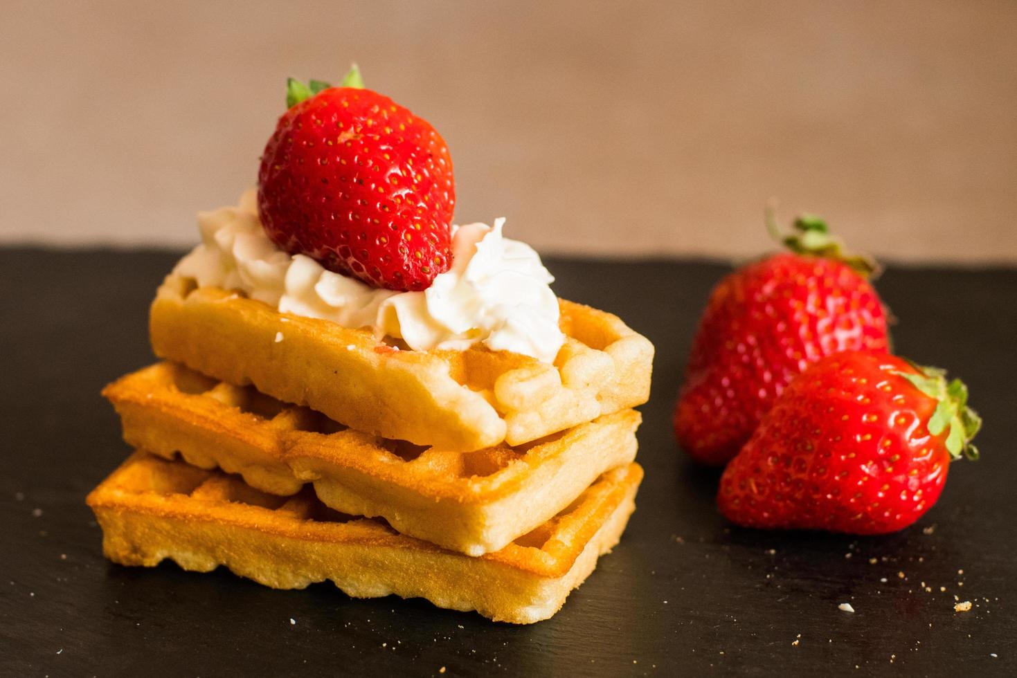 belgische Waffeln mit Beeren foto