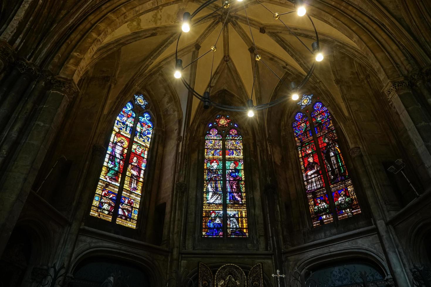 Metz, Frankreich, 2015. Innenansicht der Kathedrale von Saint-Etienne foto