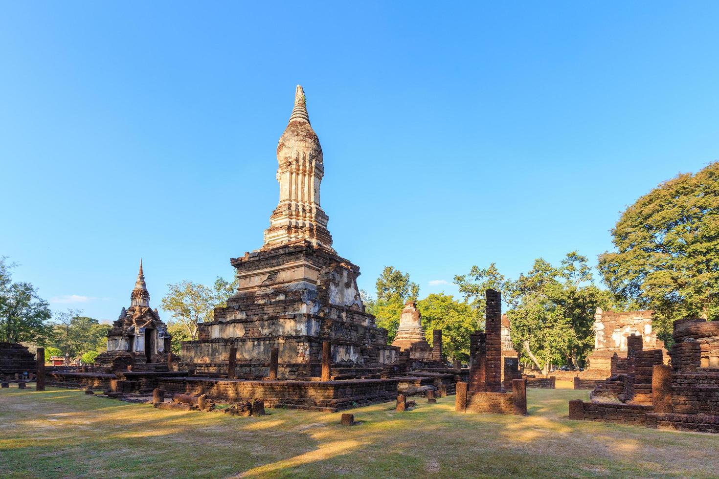 wat chedi chet thaeo, historischer park sri satchanalai, thailand foto