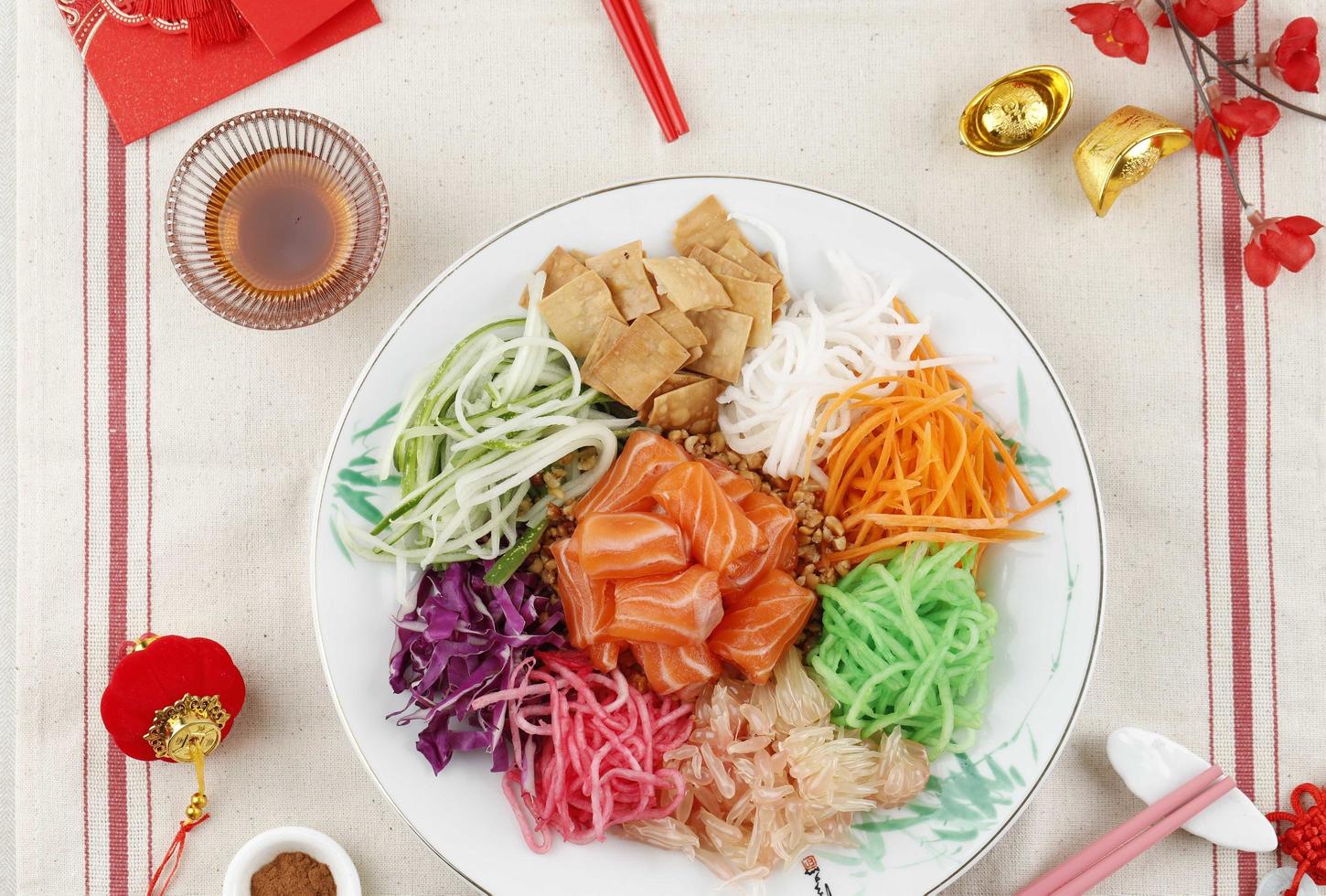 chinesisches neujahr lou sang yusheng foto