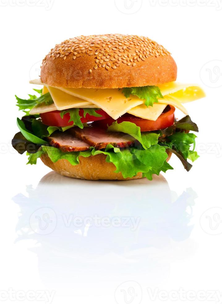 Burger lokalisiert auf weißem Hintergrund foto