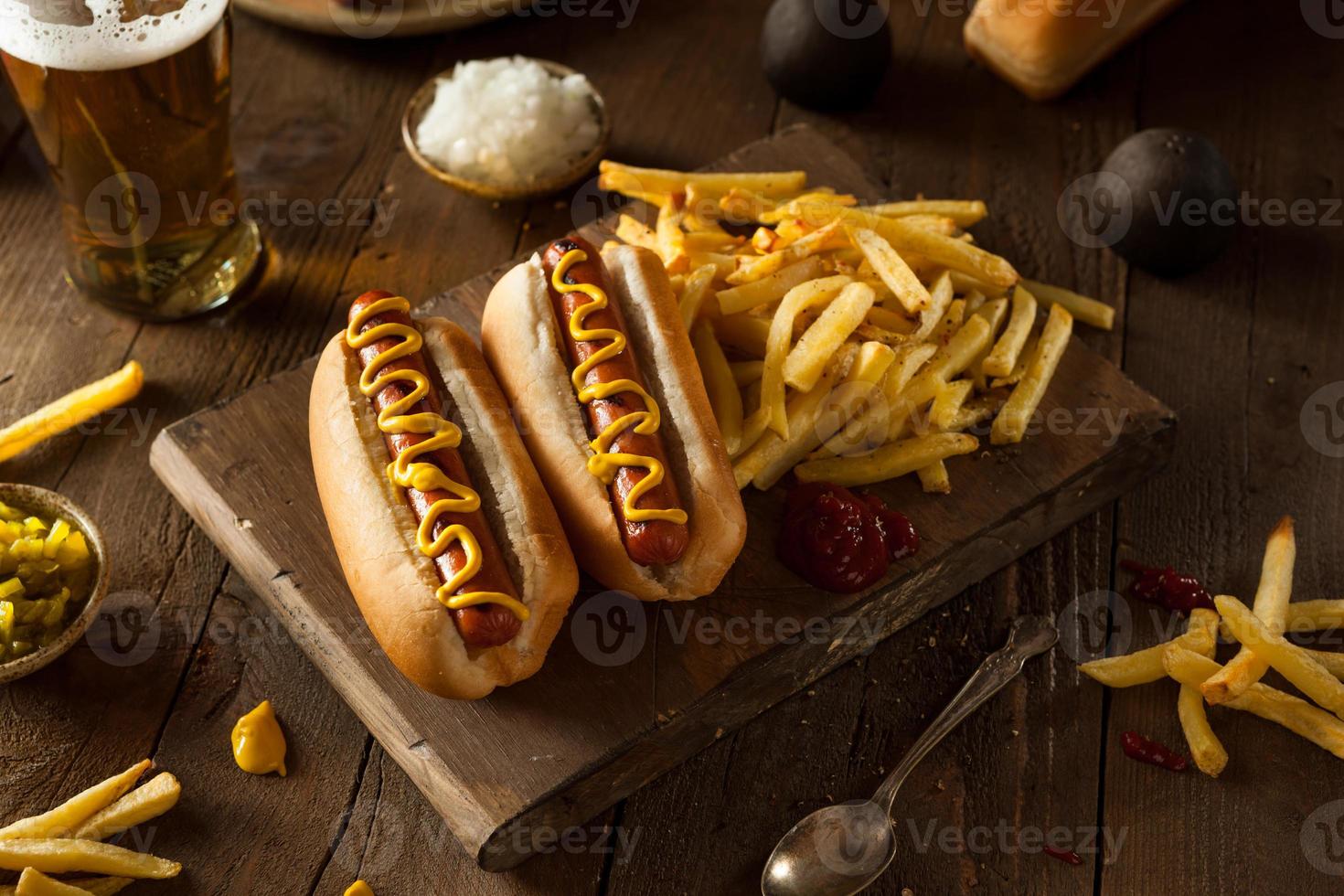 gegrillter Hot Dog vom Grill foto