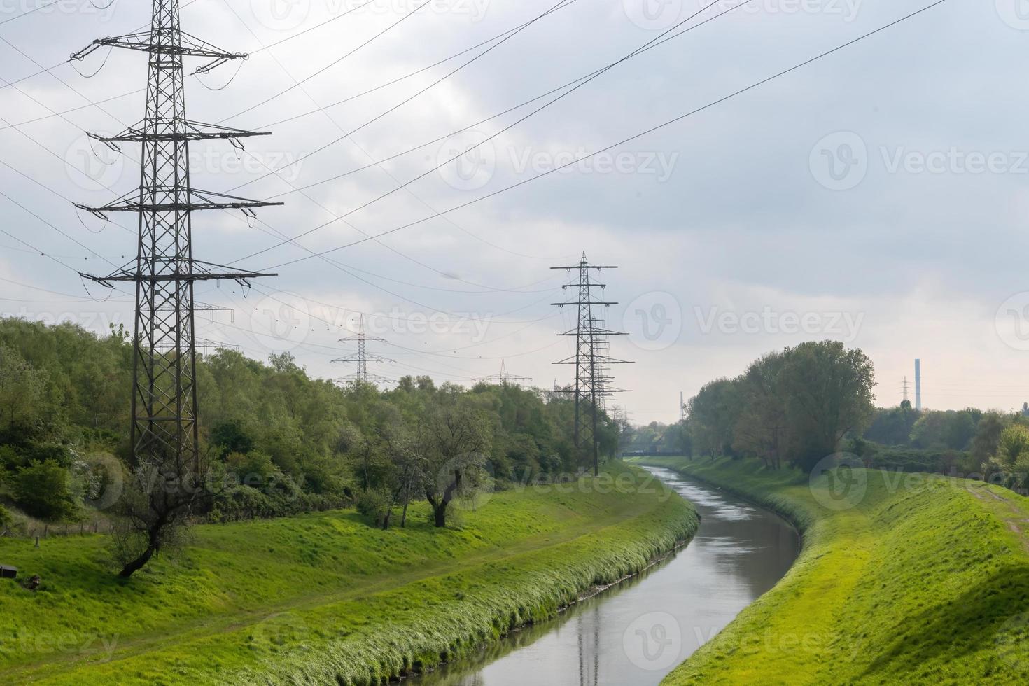 Hochspannungsmast für die Stromversorgung foto