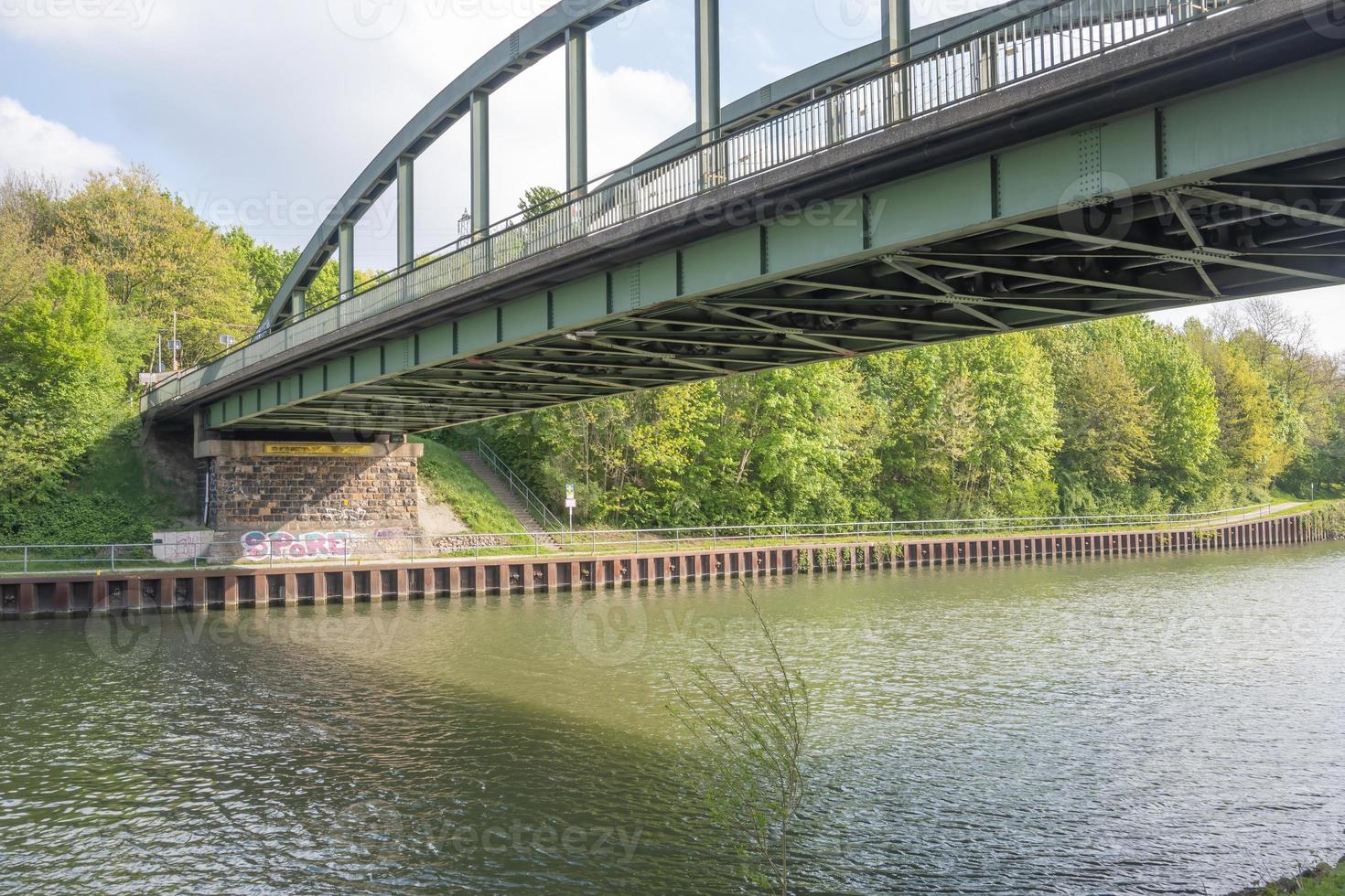 Brücke über Kanal foto