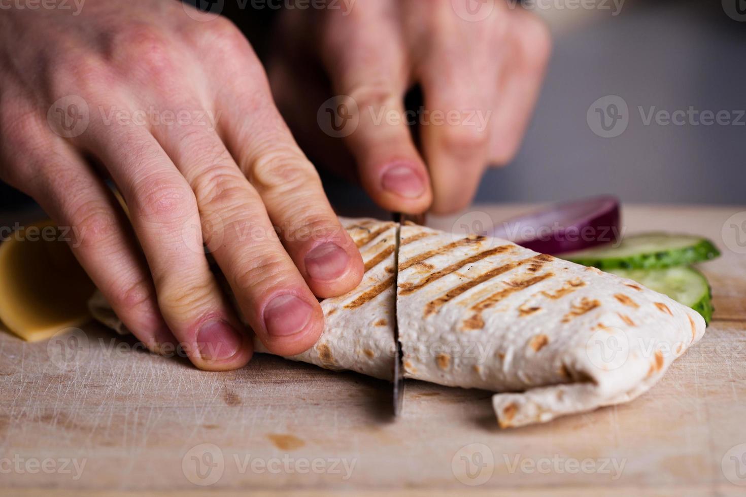 frische hausgemachte Hühnchen Wrap Tortilla foto