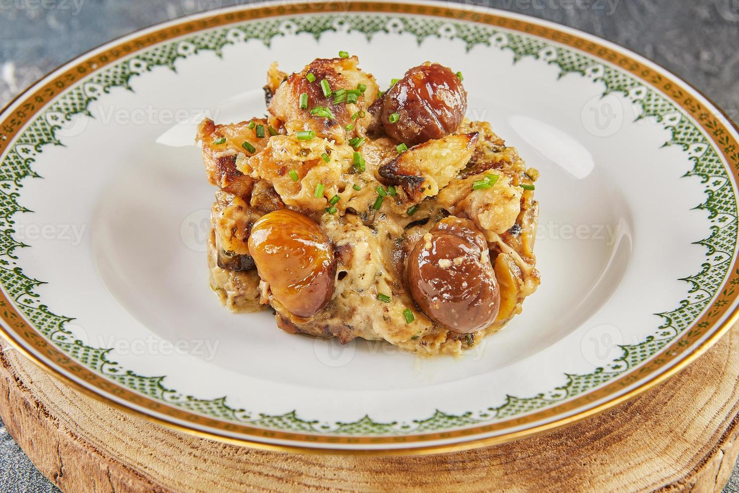 Ragout aus Kartoffeln und Kastanien. französische Gourmetküche foto