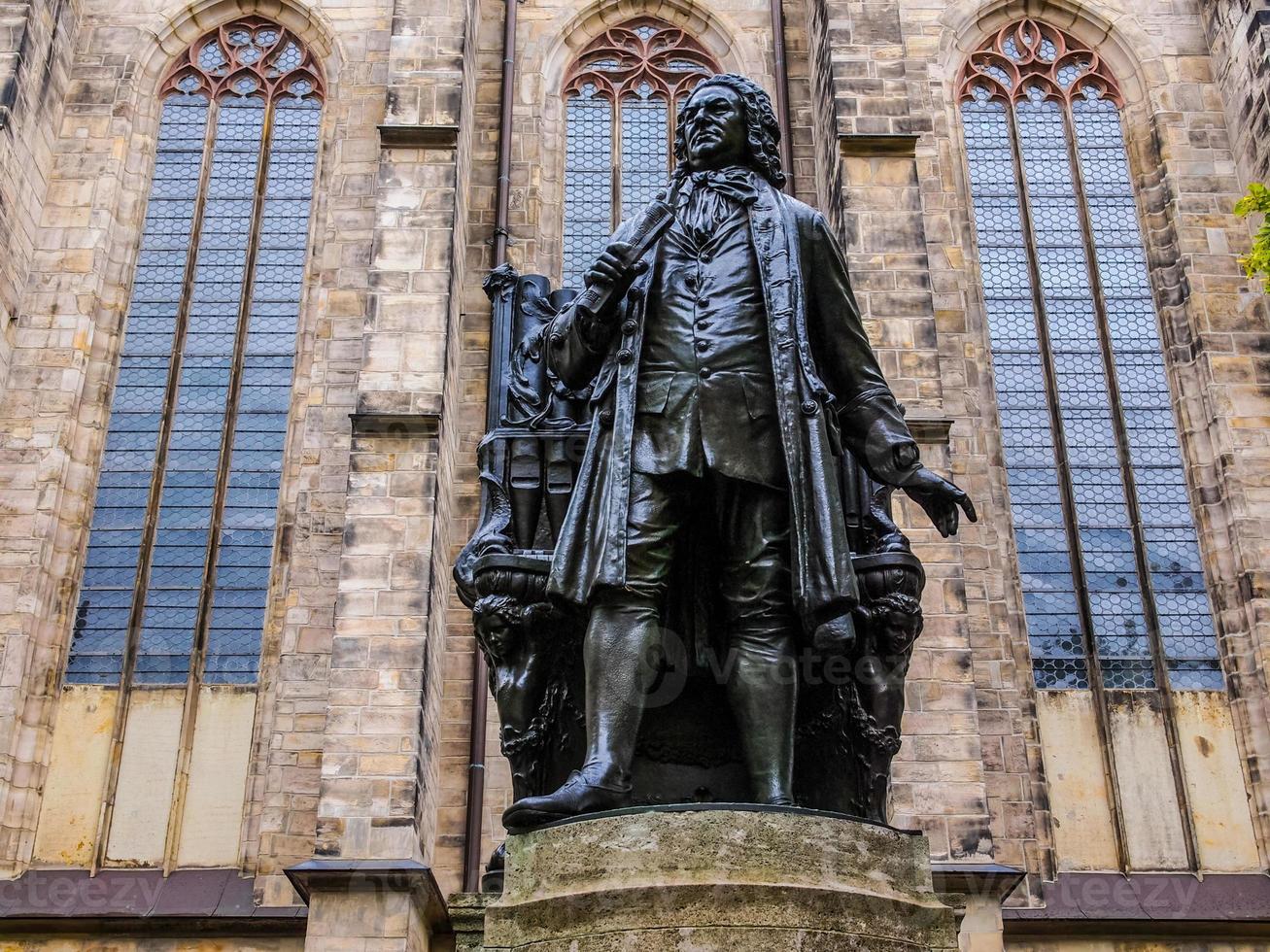 hdr neues bach denkmal foto