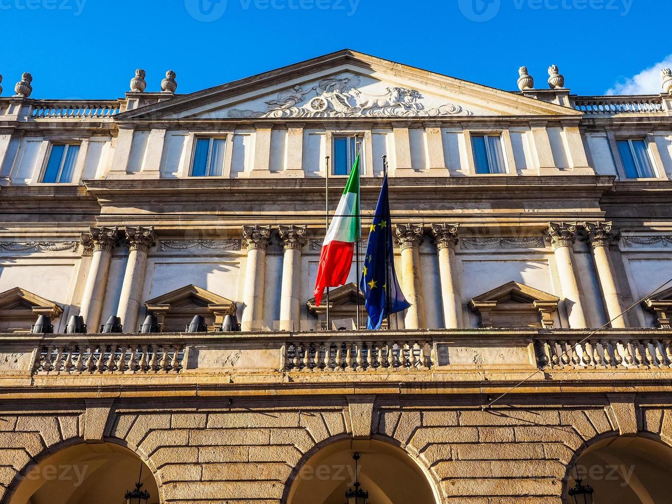 hdr teatro alla scala in mailand foto