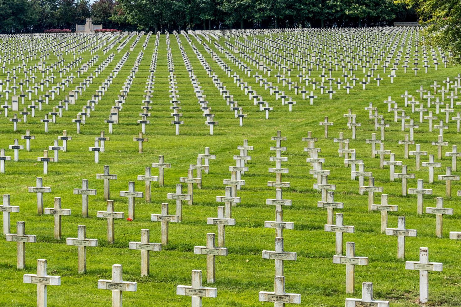 Französischer nationaler Soldatenfriedhof in der Nähe von Neuville Saint-Vaast foto